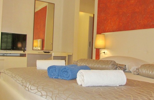Kobas House | Villa Mirosa-Quadruple Room with Terrace