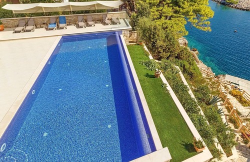 Kobas Apartment | Villa Mirosa-Standard Double Room (2)