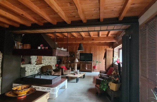 Mas-des-Cours House | Villa Misanid, large family home 15mm from the medieval town of Carcassonne.
