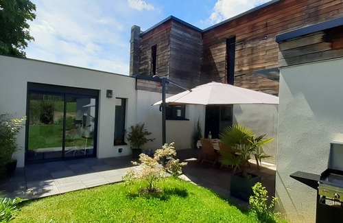 Collonges-au-Mont-d'Or Villa | Villa Moderne Nichée au Cœur des Mont D'or, 120 m2 3 Chambres/6 Personnes