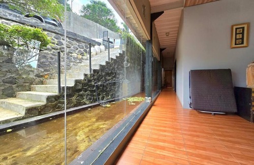 Megamendung Villa | Villa Montaview Puncak (Mountain View Cottage)