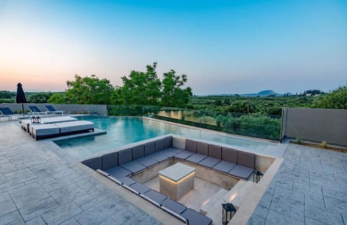 Zakynthos Villa | Villa Moonstone | Family-friendly villa with pool, view, calm & natural beauty!