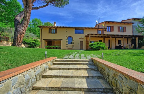 Loro Ciuffenna Villa | Villa Morandi - Holiday Country Villa with swimming pool in Loro Ciuffenna, Tuscany