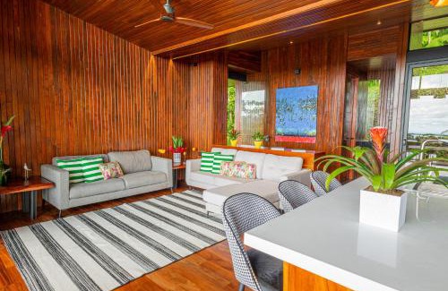 Guacimo Villa | Villa Morpho - Luxury Jungle House at Ecolirios Green Community