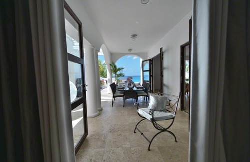 Plum Bay Villa | VILLA MUMBAI ST MARTIN - Luxury 3 Bedroom Beach Front Villa Located in Cupecoy
