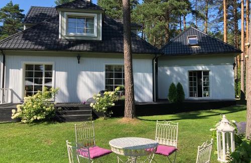Nomme Villa | Villa Muusa with a cozy sauna, swimming pool and large beautiful garden