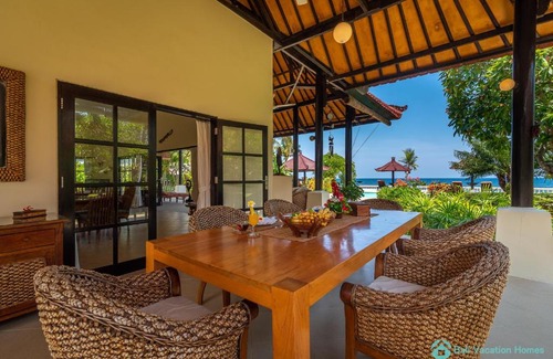 Dencarik Villa | Villa Namasté - Beachfront at Lovina 10P, Pool, BBQ