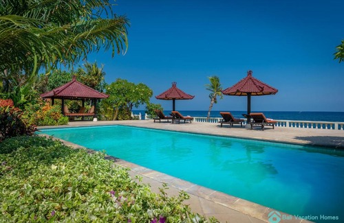 Dencarik Villa | Villa Namasté - Beachfront at Lovina 10P, Pool, BBQ