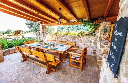 Pitve Villa | Villa Natura- private pool and spectacular view in charming Pitve
