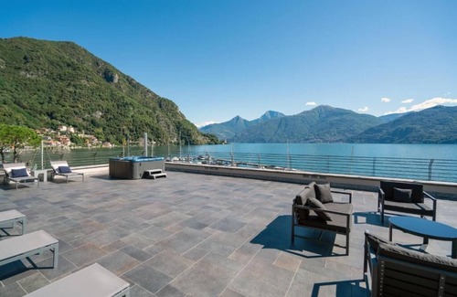 Menaggio Apartment | VILLA NAVALIA MARINA - directly on the lake como - with jacuzzi - 8 people