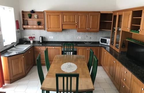 Naxxar House | Villa Naxxar Malta - Centrally located, fully AC, 4 bedroom property with Pool