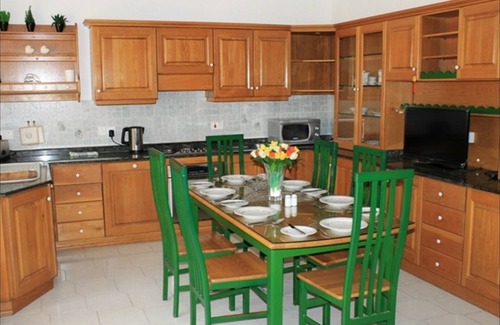 Naxxar House | Villa Naxxar Malta - Centrally located, fully AC, 4 bedroom property with Pool