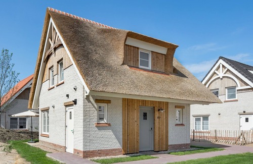 Nieuwvliet Villa | Villa near Dutch Beach with Sauna