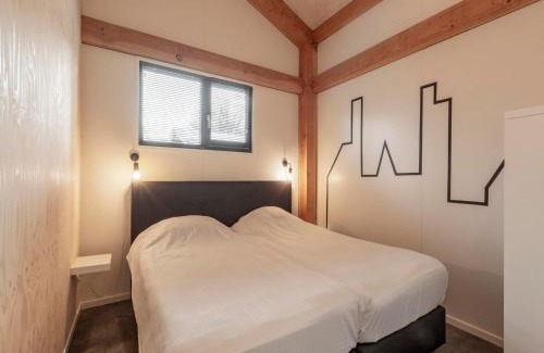 Sint Maartensvlotbrug Villa | Villa near Sint Maartenszee Beach with Jacuzzi