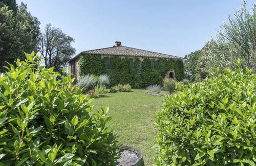 Trequanda Villa | Villa near Siena and Montalcino with private pool and garden