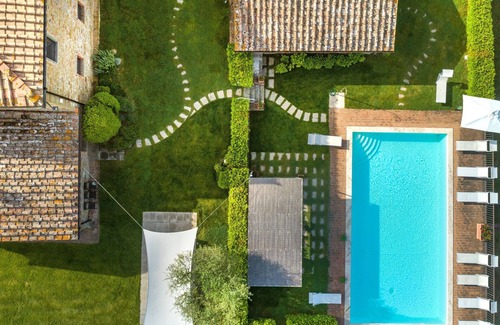 Rapale Villa | Villa near Siena with 9 bedrooms, private pool, Sauna and A/C!