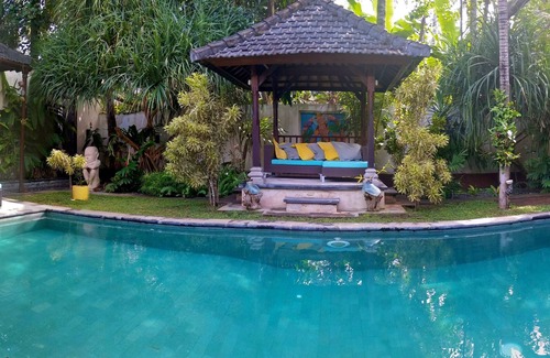 Sengkidu Villa | Villa near the beach, 2 bed, pool, staff, cat.