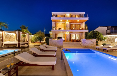 Kakma Villa | Villa Nena with heated pool, jacuzzi and sauna