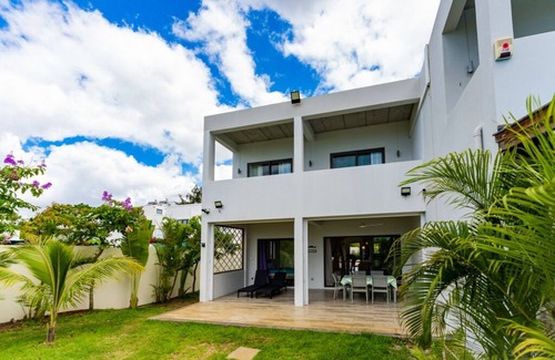 Pointe Aux Sables House | Villa Neuve de 3 Chambre Pied Dans L'eau