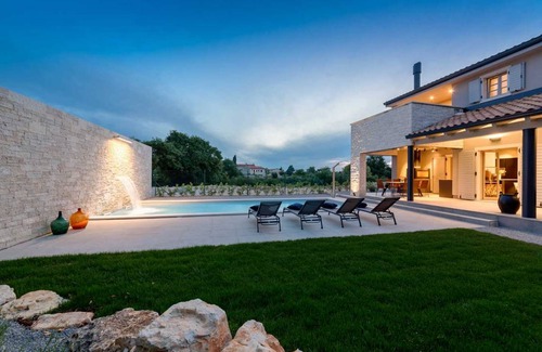 Karlovici House | Villa Nevia Sivati