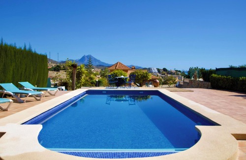 Coveta Fuma Villa | Villa Noma with Sea View, Pool, Garden & Wi-Fi