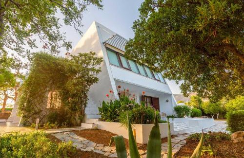 Saronikos Villa | Villa Oasis with Large Pool Athenian Riviera Lagonissi