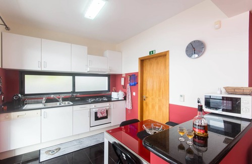 Porto Moniz House | Villa Ocean View by near the natural swimming pool of Porto Moniz, in Madeira