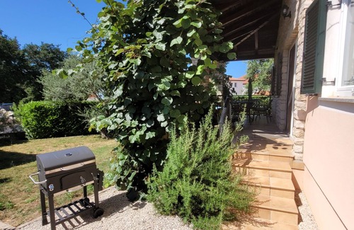 Kastelir-Labinci Villa | Villa Oleandar with pool in Rogovici near Porec 7 km from the beach