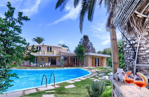 Quartu Sant'Elena Villa | Villa Oleandra with pool, tennis, 4000 mt of garden, WIFI