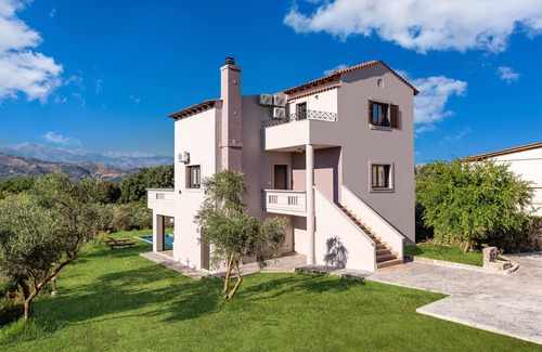 Agia Villa | Villa Olvini ✩ Private Yard & Pool ✩ 12 Guests ✩ DreamVillas Crete