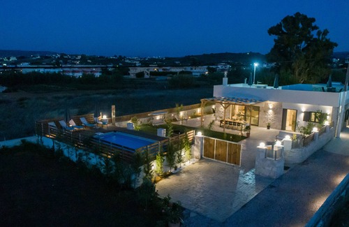 Paralia Kourna Villa | Villa Olympia up to 12-16 pers. 4BR, pool, 400 m. from the long sandy beach