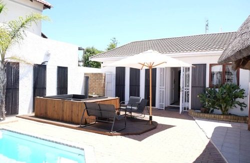Bloubergstrand House | Villa on Flamingo Vlei 5BR