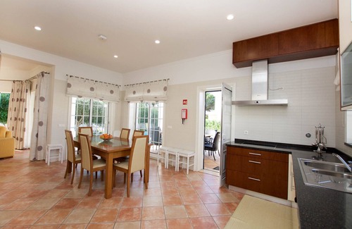 Gale Villa | Villa on Gale Beach with a view of Vila Joya
