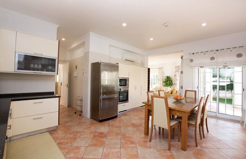Gale Villa | Villa on Gale Beach with a view of Vila Joya
