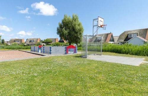 Callantsoog Villa | Villa on Water with Buitenplaats Views