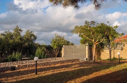 Petrochori Villa | Villa Onar: A Luxurious Seaside Escape moments away from the beach