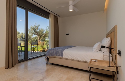 Pylos-Nestoras Villa | Villa Onyx at Messinian Nest
