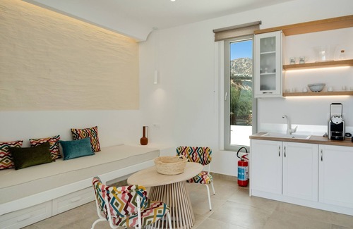 Menetai Villa | Villa 'Orelia Luxury 2' with Private Pool, Wi-Fi and Air Conditioning