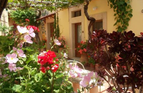 Archanes Apartment | Villa Orestis