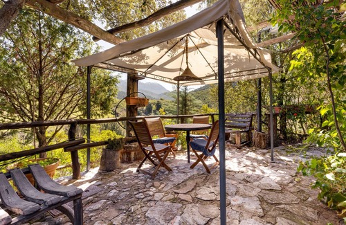 Orgosolo Villa | Villa 'Orgoai' with Mountain View, Wi-Fi and Air Conditioning