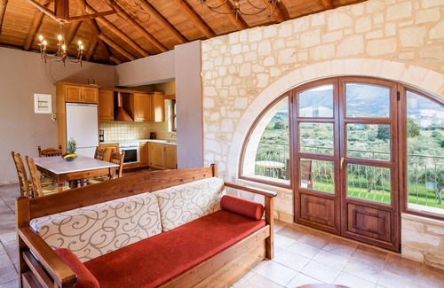 Asprouliani Apartment | Villa Ostria Near Georgioupolis - 3bd 2ba
