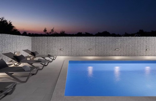 Svetvincenat Villa | Villa Ovis - Three Bedroom Villa, Sleeps 8