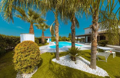 Campofelice di Roccella Villa | Villa Oxidiana with pool and garden