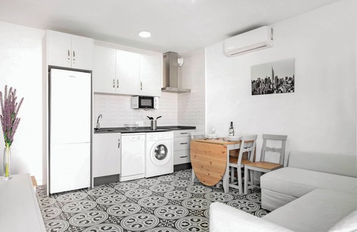 Conil de la Frontera House | Villa 'Pablo' with Private Pool, Wi-Fi and Air Conditioning