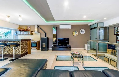 Xaghra Apartment | Villa Panorama - Luxury Villa with Indoor and Outdoor Pools