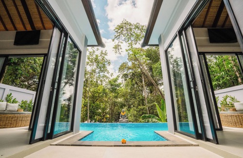 Ubud City-Centre House | Villa Panthea Ubud Bali Luxury villa with jungle view