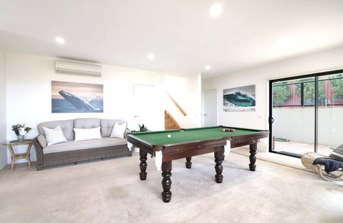 Tura Beach House | Villa paradiso - 5 bed - beach access - pool