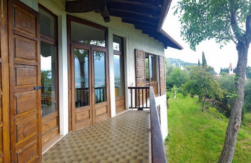 Pieve Villa | Villa Paradiso Lake View Balcony Garden