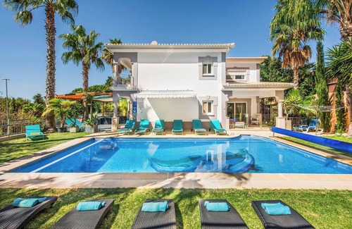 Patroves Villa | Villa Paris - Seven Bedroom Villa, Sleeps 14