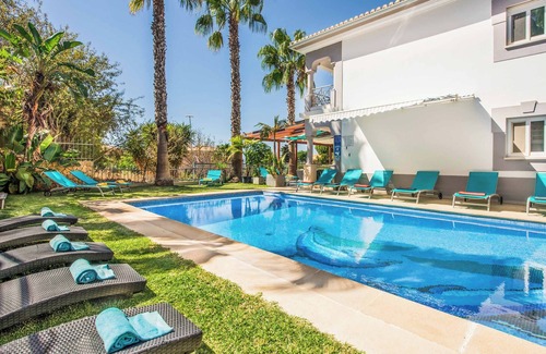 Patroves Villa | Villa Paris - Seven Bedroom Villa, Sleeps 14